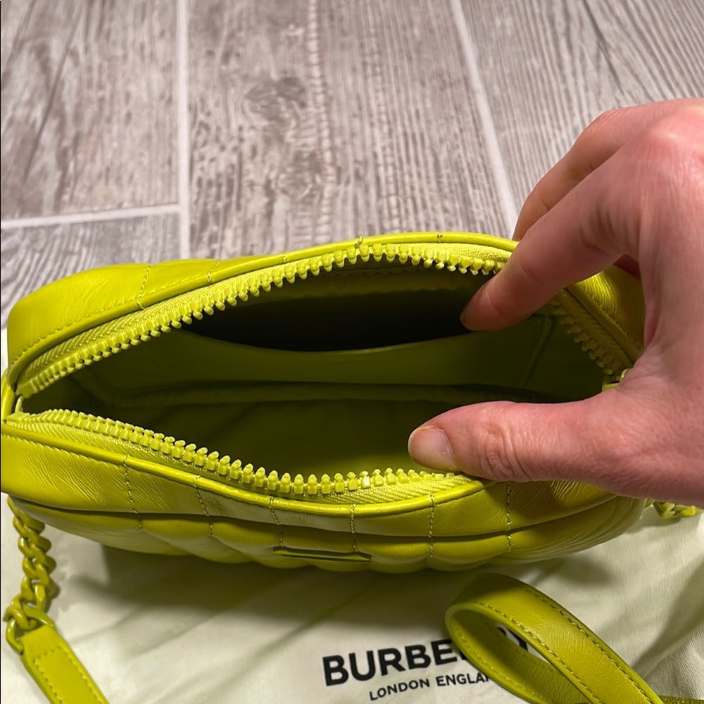 Burberry Lime Camera Bag - Picture 2 of 7